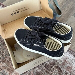 Taos Footwear Black Canvas Lace-Up Sneakers